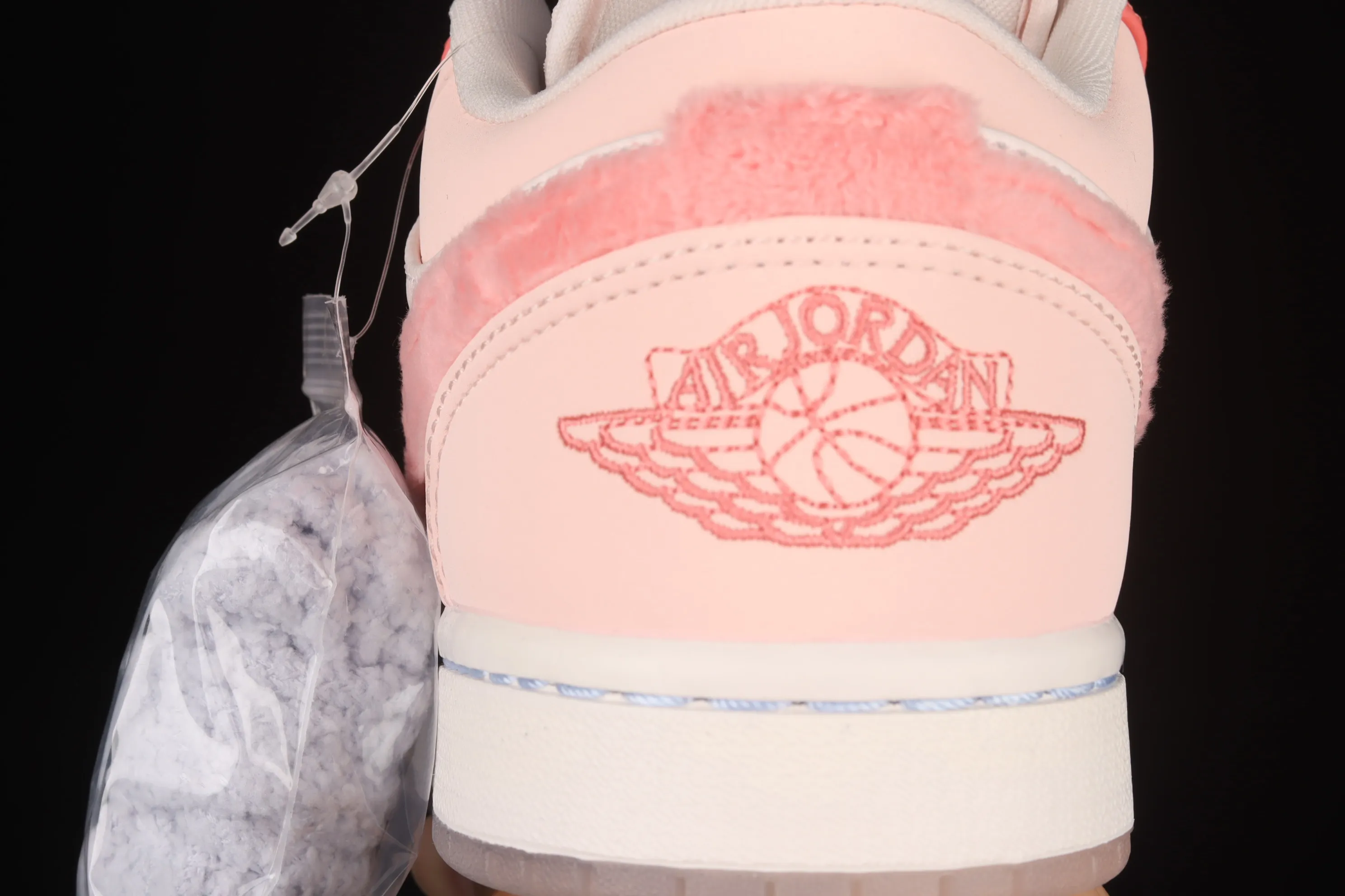 All categories Air Jordan Jordan series basketball shoes Air Jordan 1 Low G version pure original Air Jordan 1 Low AJ1 Joe 1 Second Dimension Valentine's Day low-top retro culture basketball shoes DM5443-666